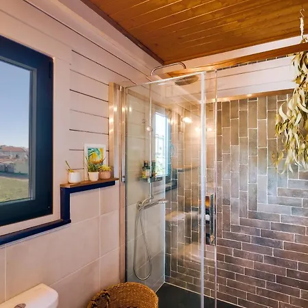 Holiday home Yellow Door Cabin Near Beach With Big Outdoor Space