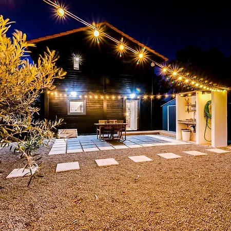 Hébergement de vacances Yellow Door Cabin Near Beach With Big Outdoor Space *