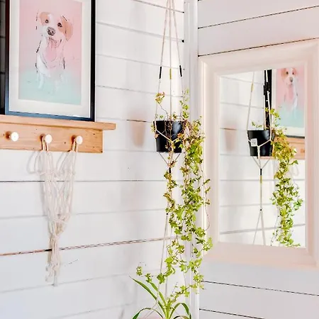 Yellow Door Cabin Near Beach With Big Outdoor Space Hébergement de vacances
