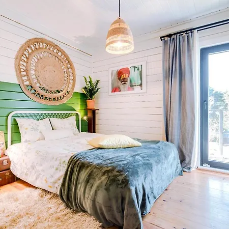 Hébergement de vacances Yellow Door Cabin Near Beach With Big Outdoor Space