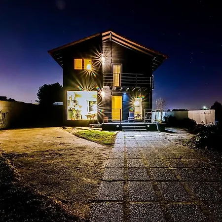 Hébergement de vacances Yellow Door Cabin Near Beach With Big Outdoor Space *
